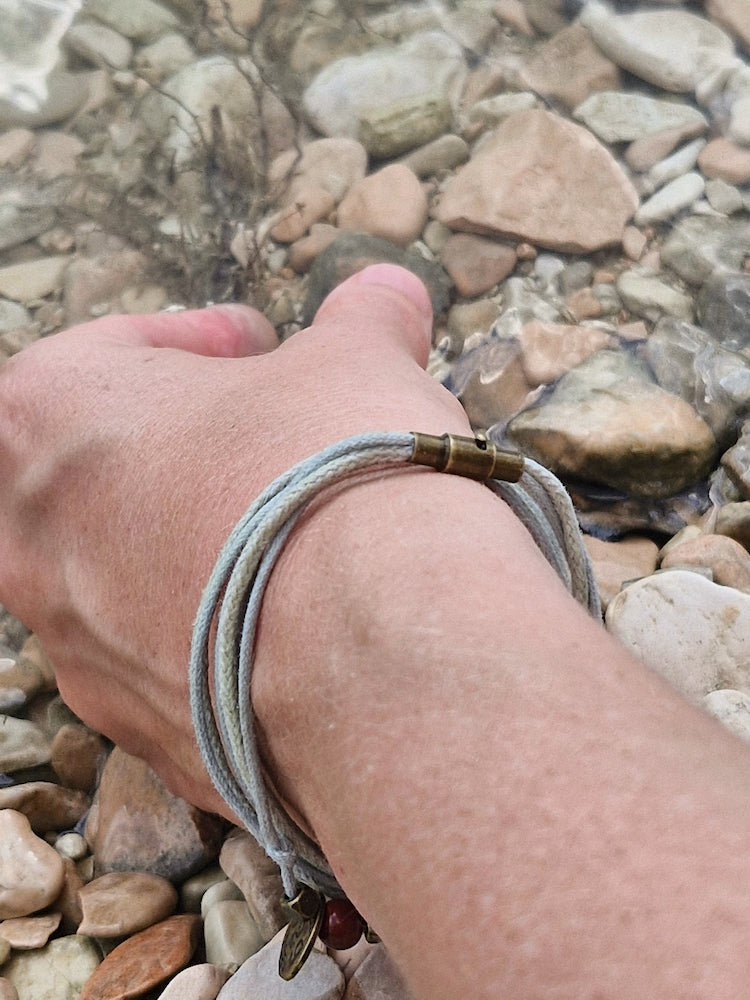 Bracelet in gray, handmade with ceramic beads and magnetic clasp