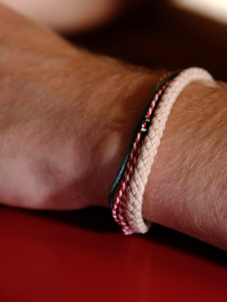 Bracelet in pink, handmade with ceramic beads and magnetic clasp
