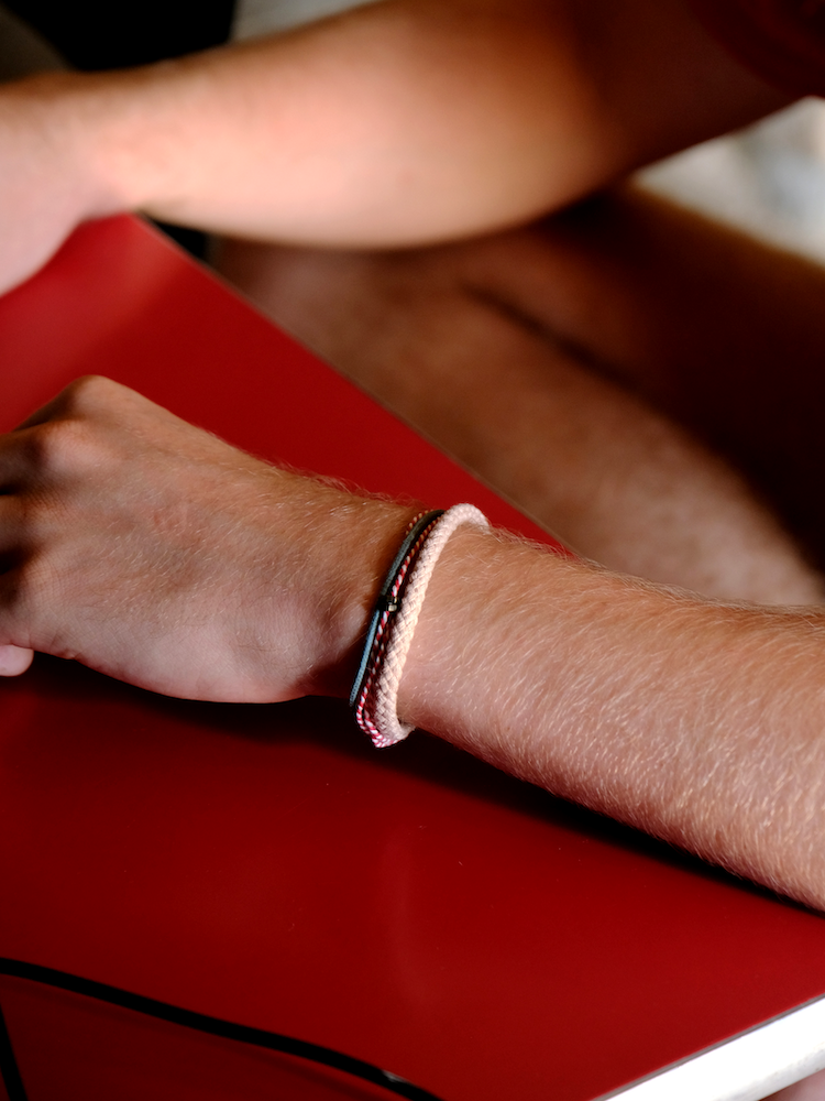 Bracelet in pink, handmade with ceramic beads and magnetic clasp