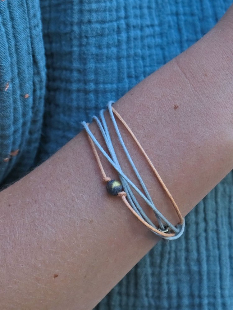 Armband in Rosa-Mint, Handgemacht mit Keramikperle und Magnetverschluss