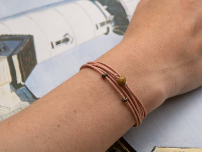 Armband in Rosa, Handgemacht mit Keramikperle und Magnetverschluss