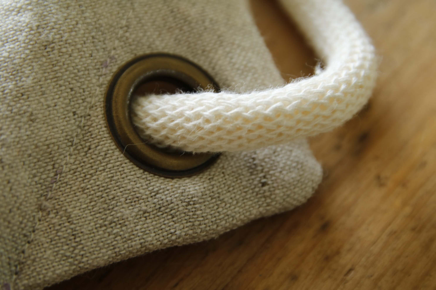 Leinen-Beutel, Beige mit Weißer Kordel und Segelschiffstempel