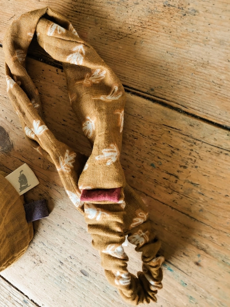 Schmales Musselin-Haarband, Grün mit Blumenmuster