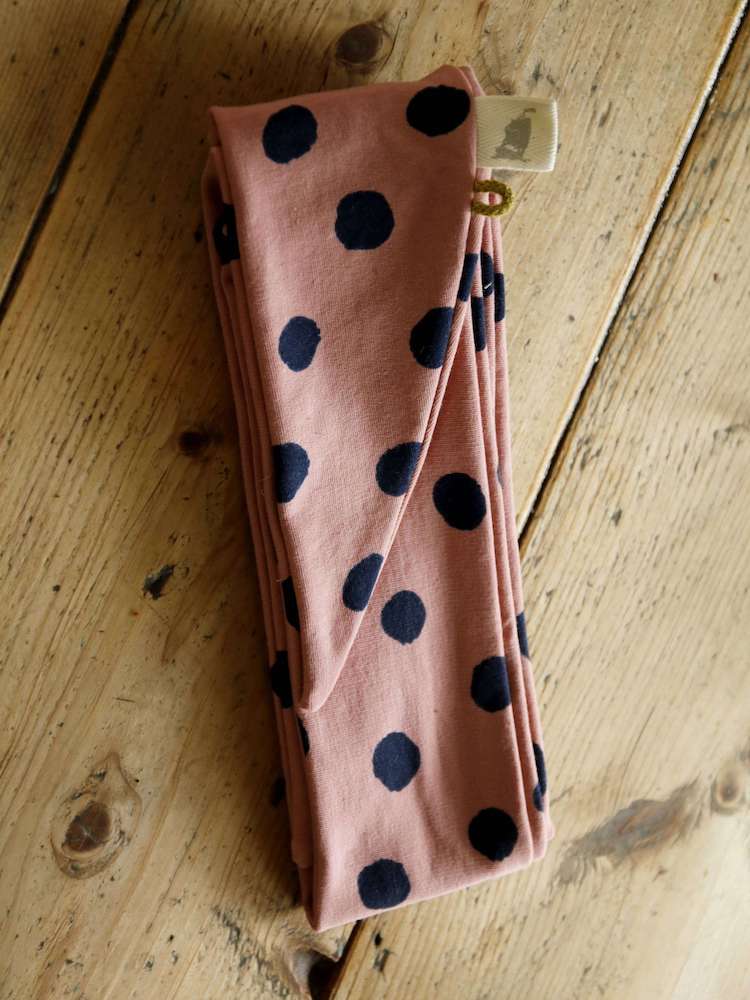Breites Kopftuch aus Leichtem Sweat, Rosa mit Dunkelblauen Punkten