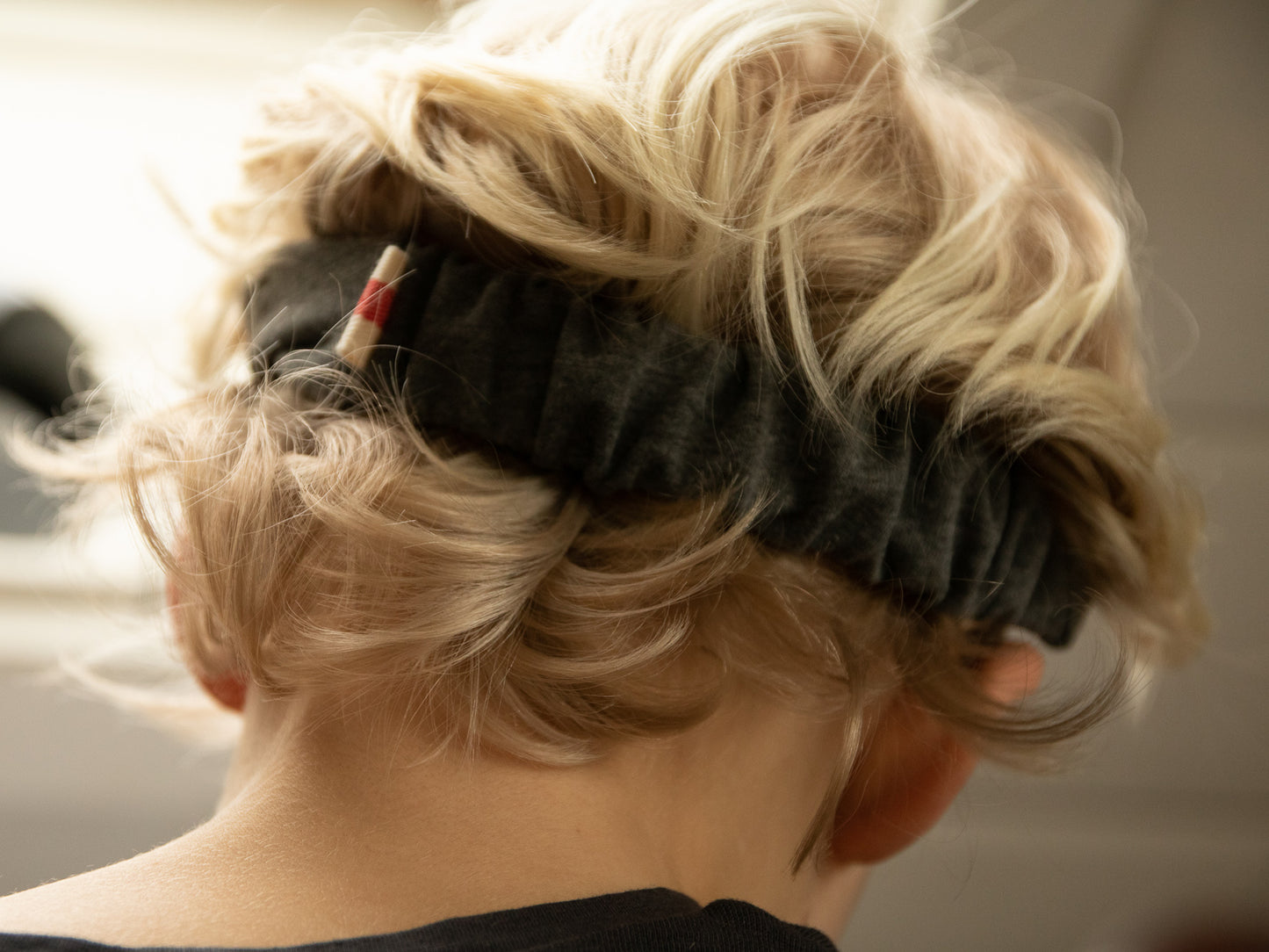 Schmales Haarband aus Leichtem Sweat, Grau Meliert