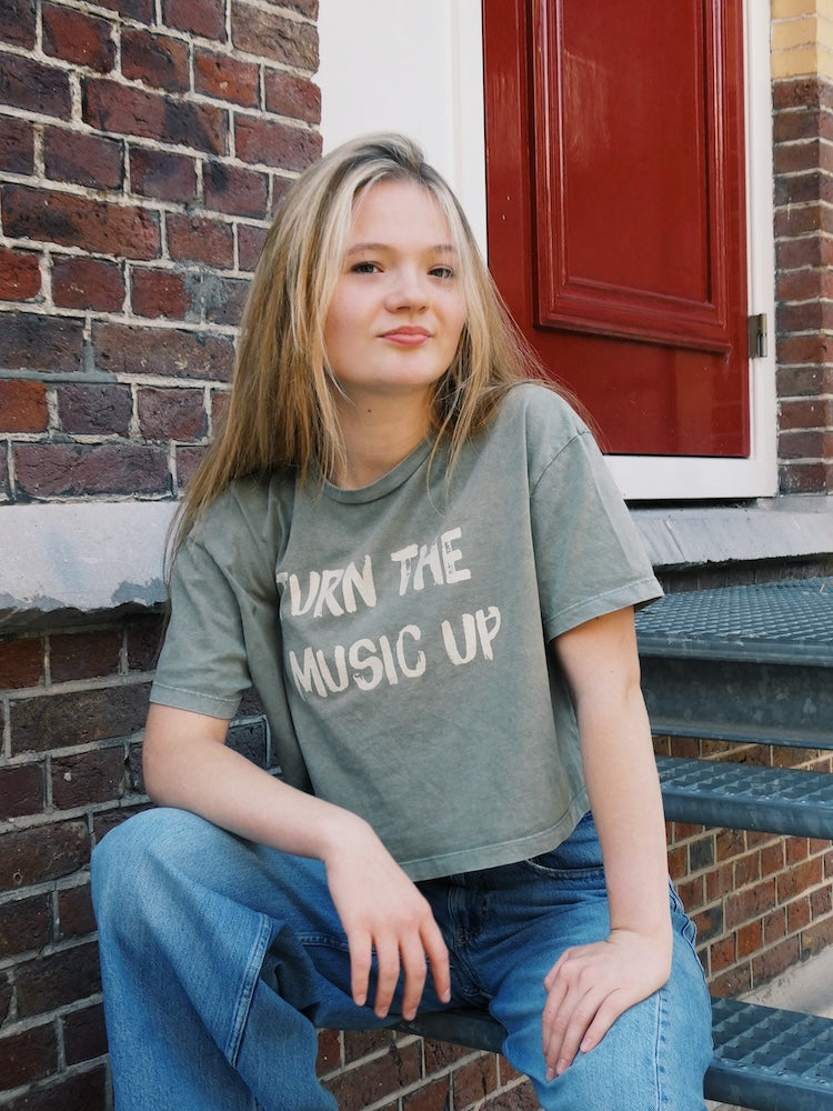 Croped T-Shirt "turn the music up", oversized