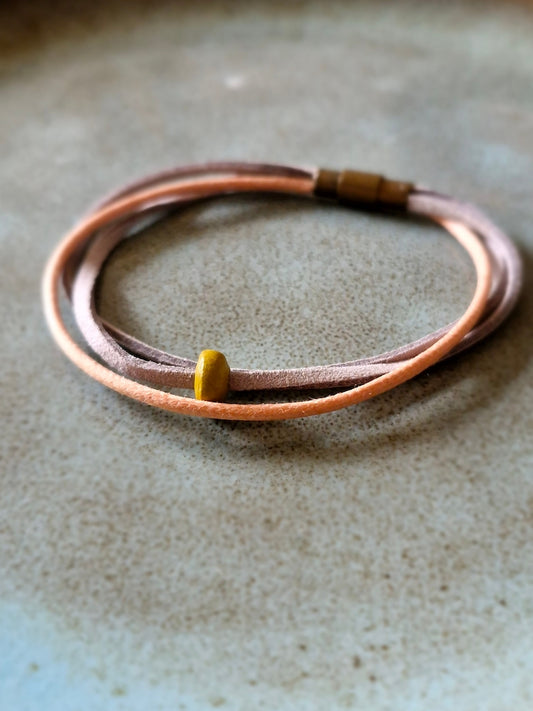Bracelet in pink, handmade with ceramic beads and magnetic clasp 