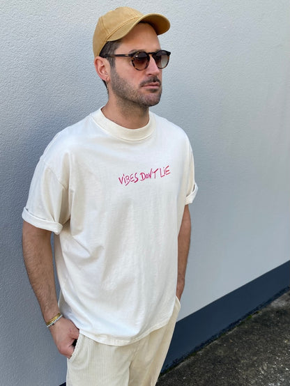 Oversized T-Shirt «Vibes don't lie» aus Bio-Baumwolle