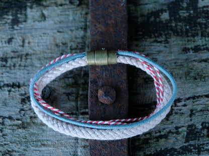 Bracelet in pink, handmade with ceramic beads and magnetic clasp 