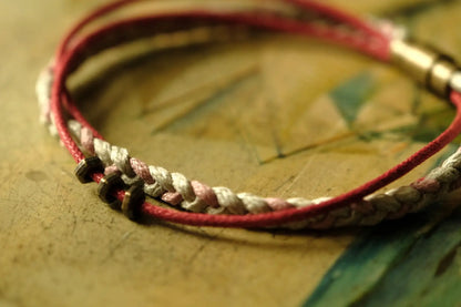 Armband Unisex, geflochten, Rosa-Grau-Rot, Handgemacht mit Magnetverschluss