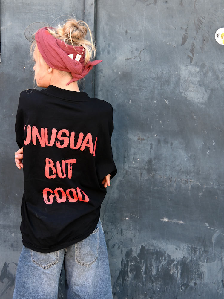 Oversized T-Shirt «Unusual but good» aus Bio-Baumwolle