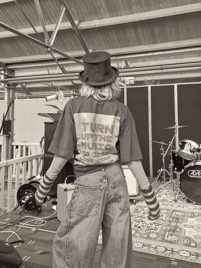 Oversized T-Shirt "Turn up the music" aus Bio-Baumwolle