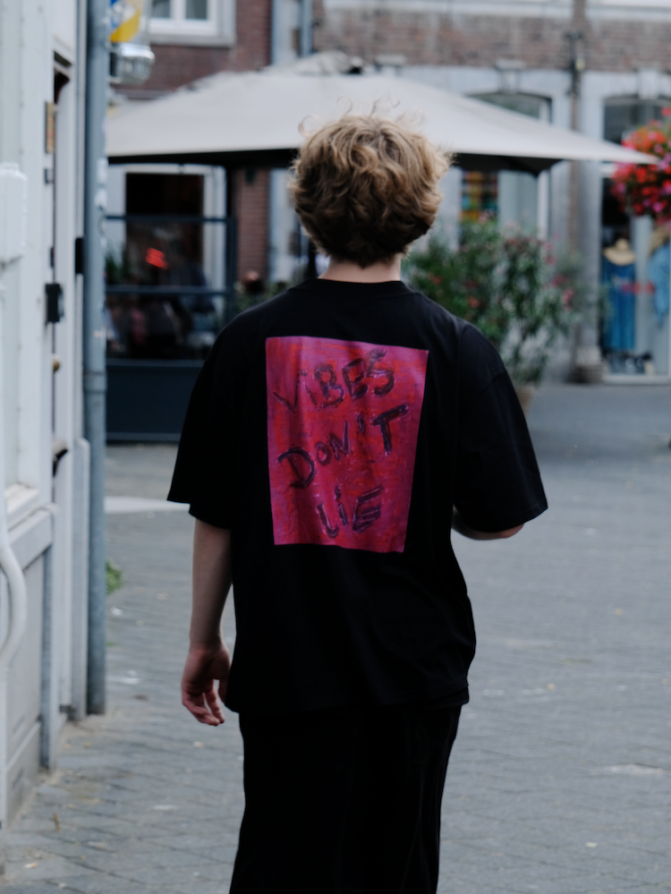 Oversized T-Shirt «Vibes don't lie» aus Bio-Baumwolle