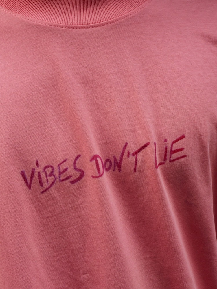 Oversized T-Shirt «Vibes don't lie» aus Bio-Baumwolle