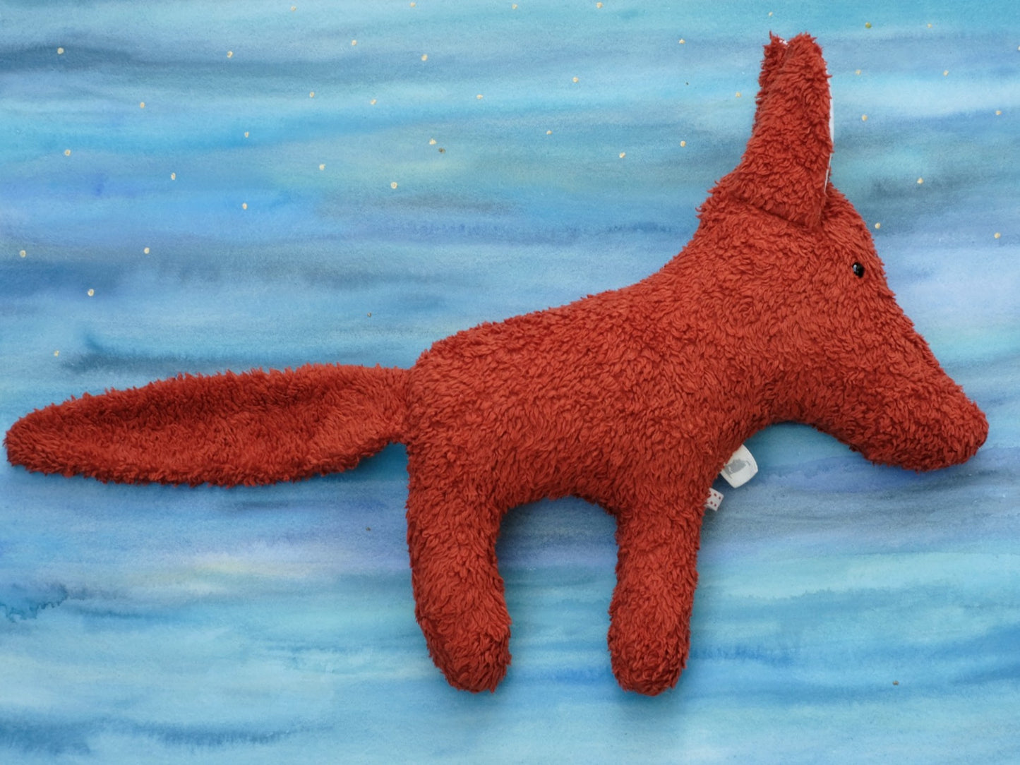“Lennie” the fox, big in rust red