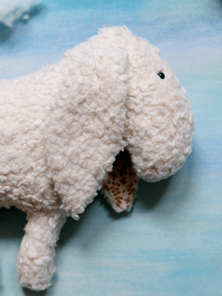 “Millie” The mountain sheep in natural white 