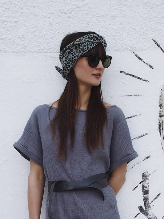Mousseline hoofddoek, Leo print op munt
