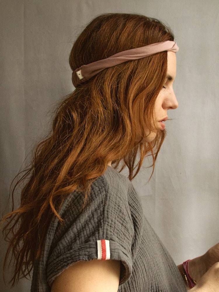Smalle jersey haarband, roze met handgeschilderd geweven lint 